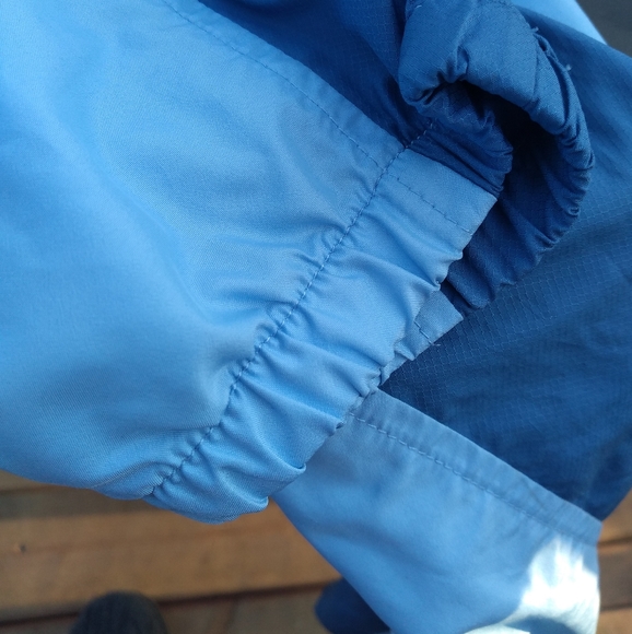Ladies Blue Saucony Windbreaker Jacket, Size Small, Lightweight, Back Ve… - Picture 4 of 14
